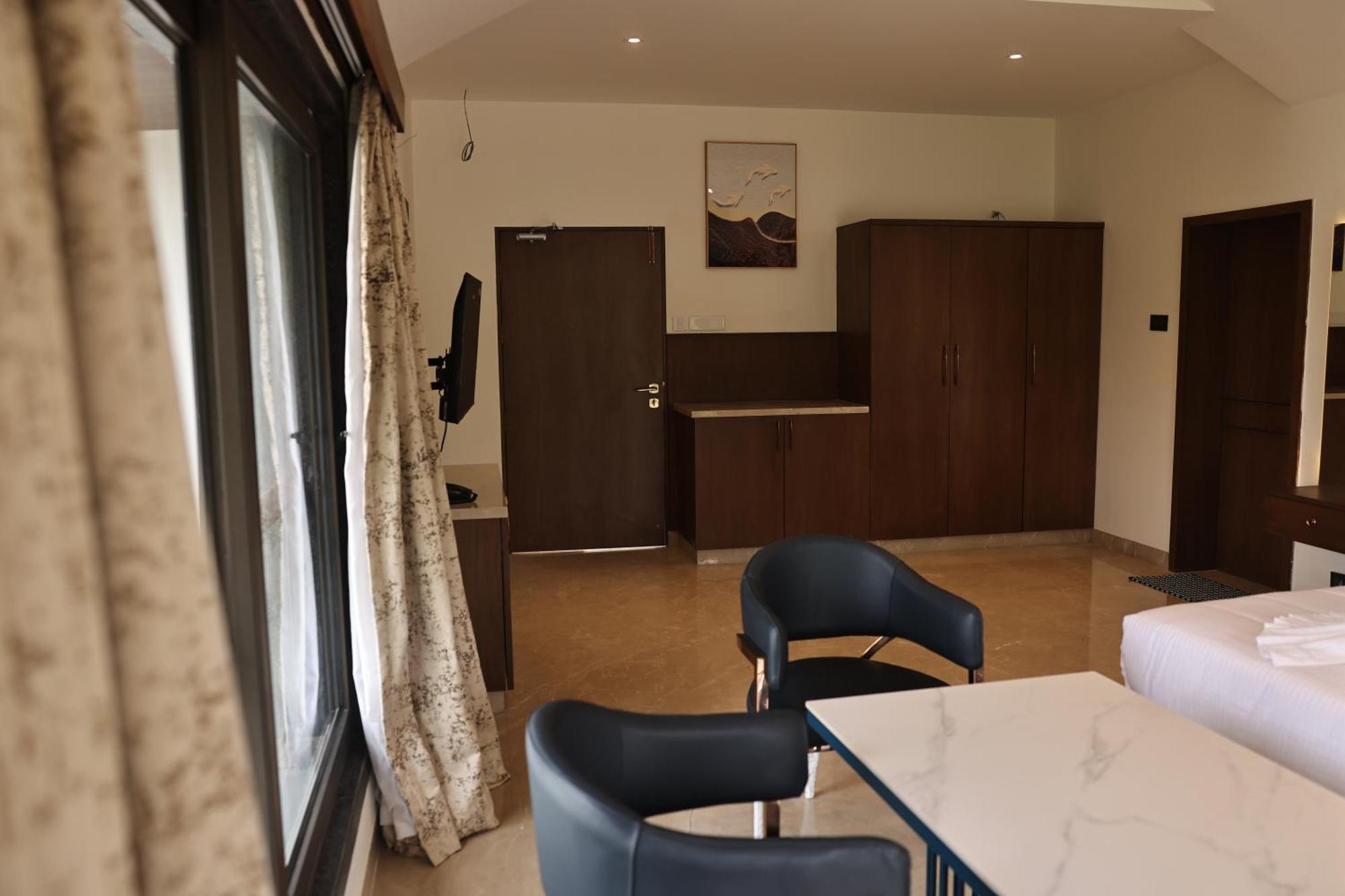 Mstays Ecr By Mirabilis Hotel Chennai Extérieur photo